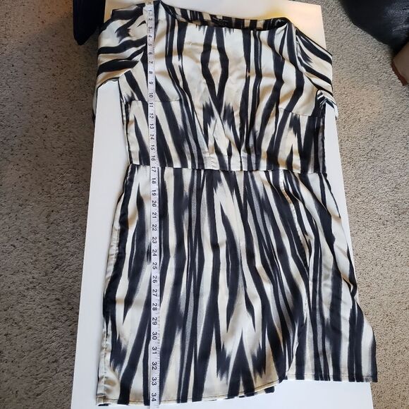 MNG Abstract Stripe Print Dress Sz Large - Picture 13 of 13